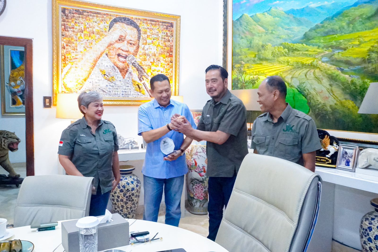 Terima Pengurus Komunitas Jeep Indonesia, Bamsoet Dorong Komunitas Otomotif Tingkatkan Sport Tourism di Indonesia